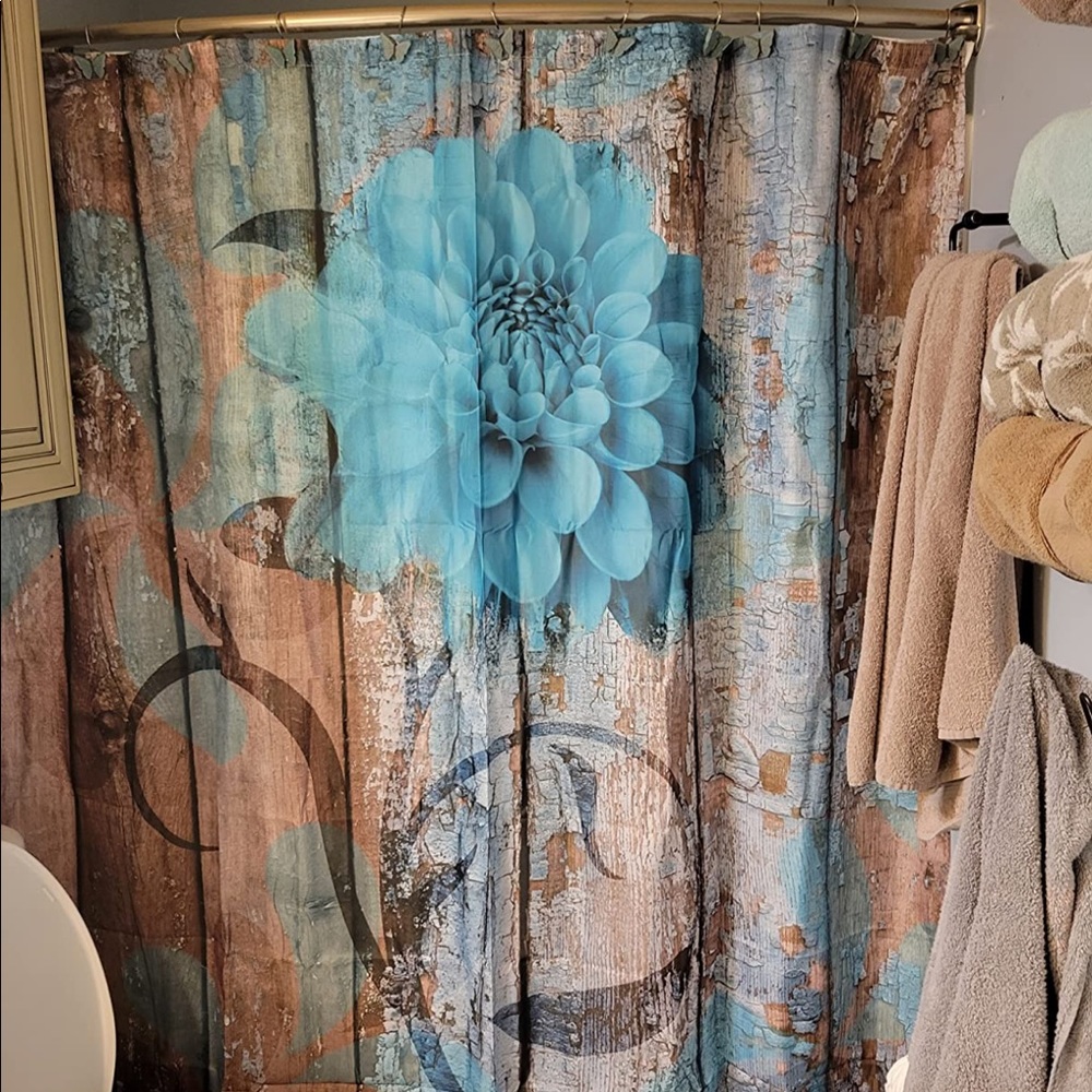 Shower/Bath Curtain - Picture 2 of 4